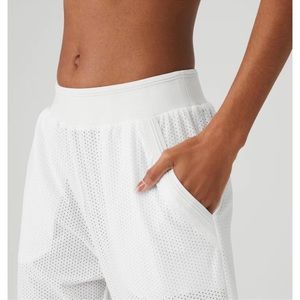 ALO Yoga. The Mesh All-Star Wide leg pant. Size M. New with tags.